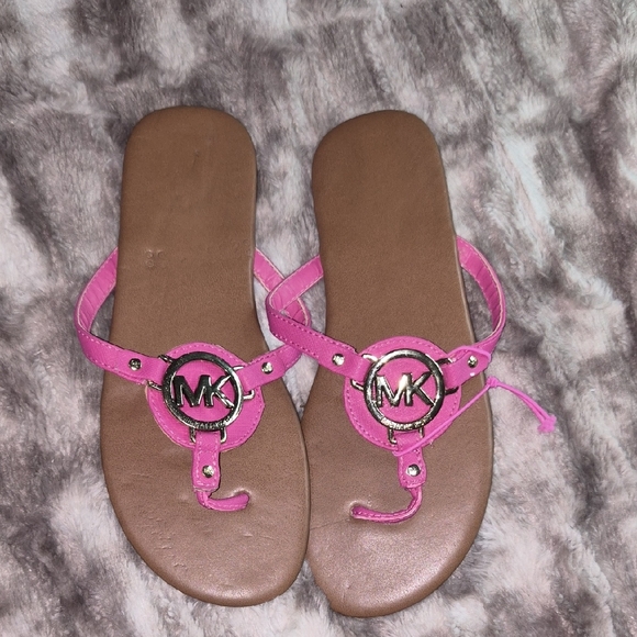 Michael Kors Pink Sandals Size 4 - Picture 1 of 2